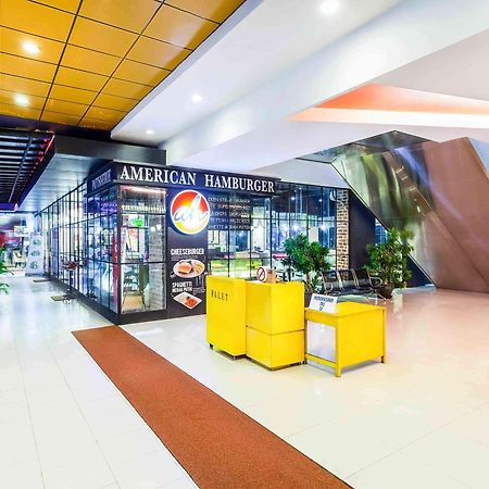 Ibis Budget Jakarta Cikini Экстерьер фото