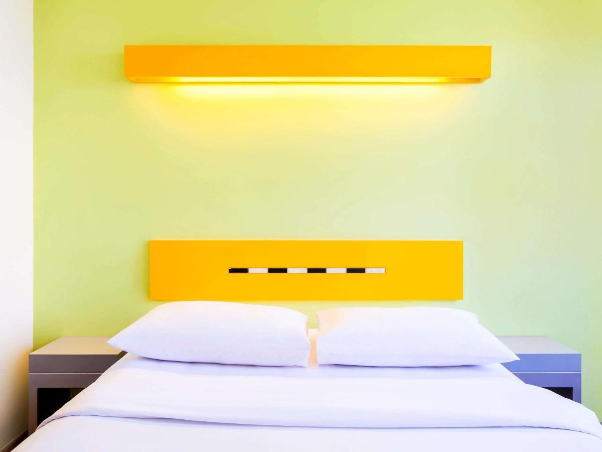 Ibis Budget Jakarta Cikini Экстерьер фото