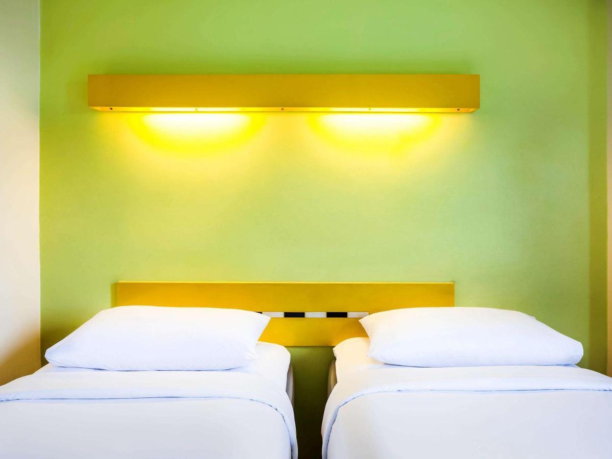 Ibis Budget Jakarta Cikini Экстерьер фото